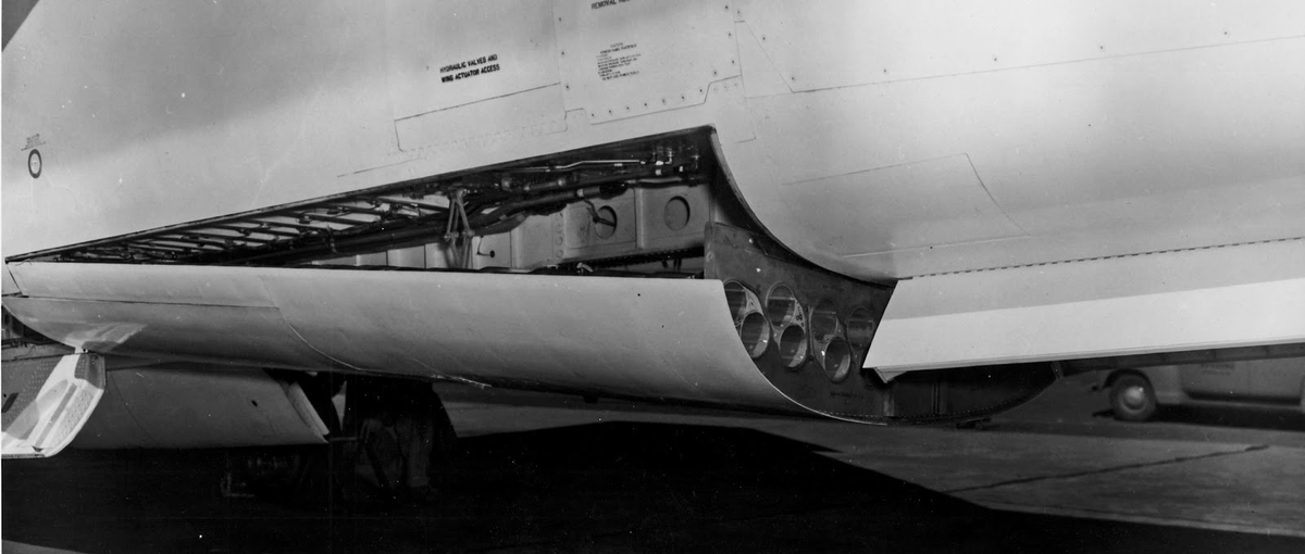 thunderbolt747's tweet photo. @ATOM14A1 Alternatively, you *could* have the rocket pods front extend from the aircraft, but the rear of the pod remain inside the craft. This can be seen on the F8U Crusader. 

Or if you want to get even more trippy, you could just launch your rockets with an internal cassette from below https://t.co/XwScQcLHwo
