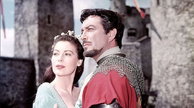 Tortillapolis's tweet photo. Occultant tout élément fantastique, Les Chevaliers de la table ronde se veut la chanson de geste du valeureux Lancelot, tiraillé entre sa loyauté pour le bon roi Arthur et son amour pour Guenièvre. Naïf et guindé à son image, le film nous laisse sur le bas-côté de la mythologie. https://t.co/7YayaBuyFo