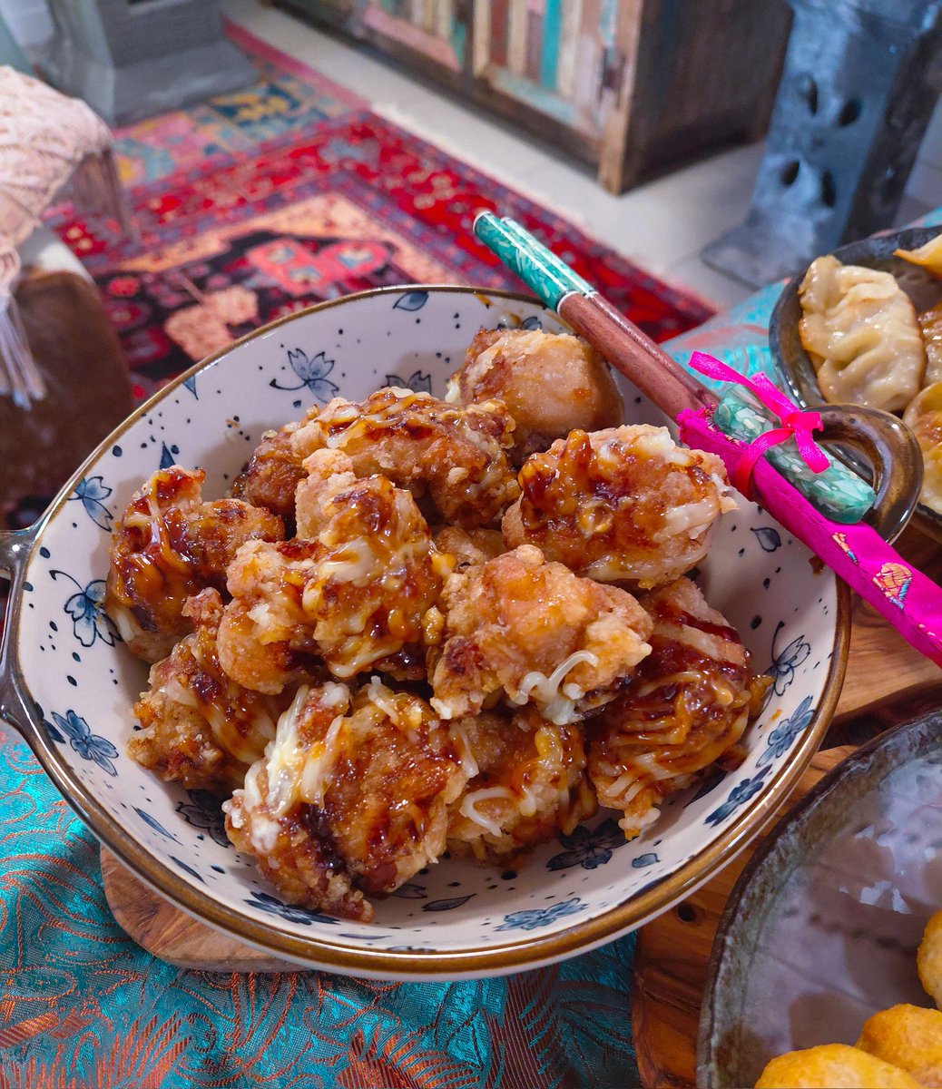 MichelleSenden's tweet photo. Asian snacks 😋  Home made pork dumplings...still mastering the folding ~ the make it look easy. Mine are a bit 'rustic' https://t.co/dEycGixbTk