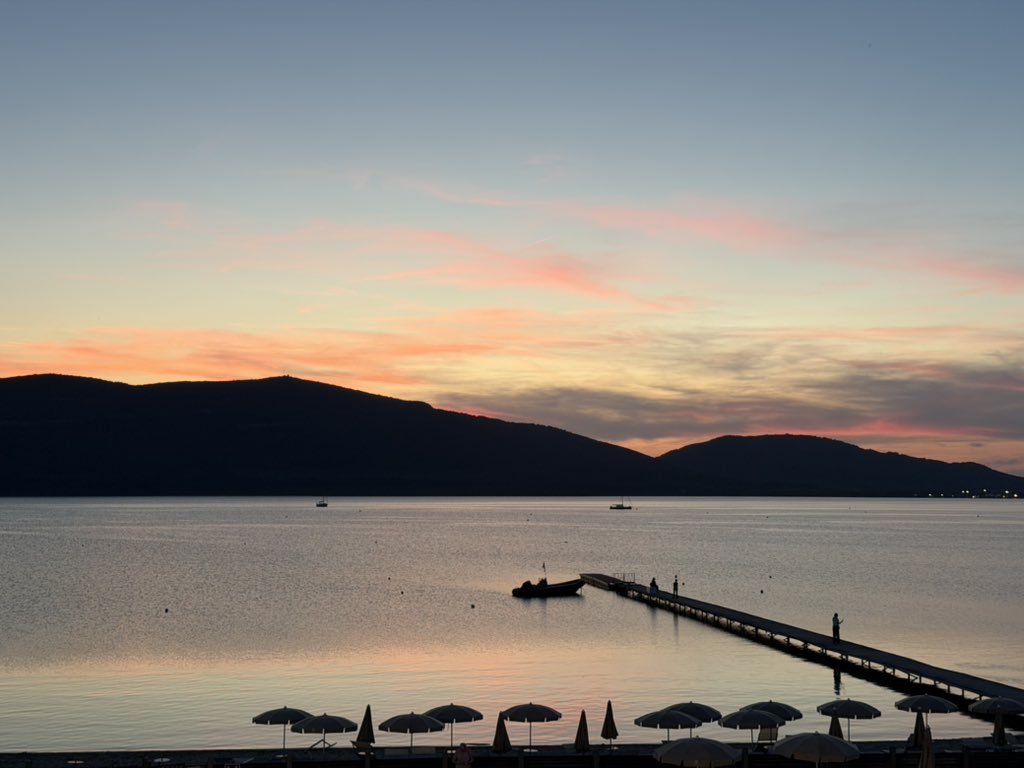 arkimiche's tweet photo. Il tramonto algherese di una giornata speciale. https://t.co/XhwbHgy9Ja