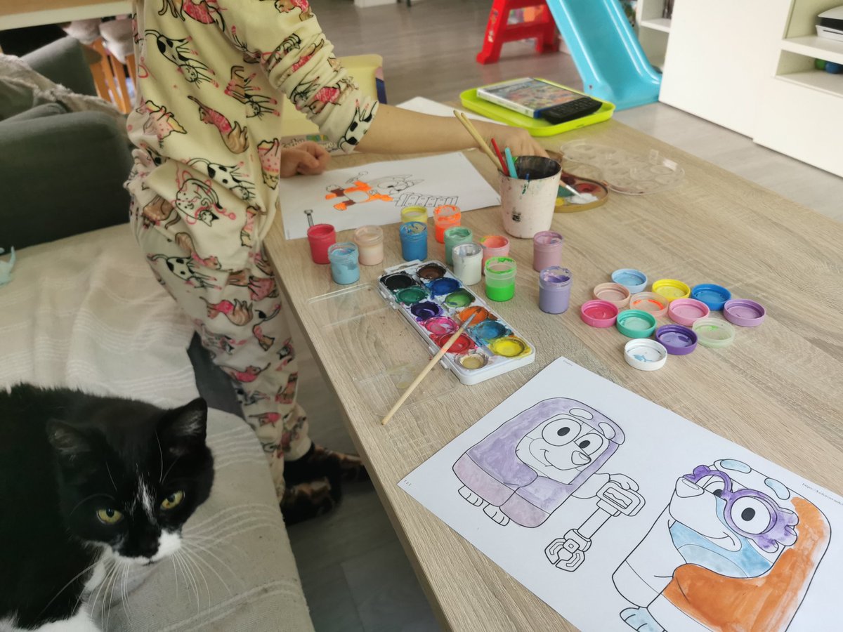 Lilith7891's tweet photo. Jeszcze kawa nie wjechała a już jestem zmuszana do zadań artystycznych 😁 BTW kochamy Bluey ❤️ https://t.co/nQ4qB8eupD