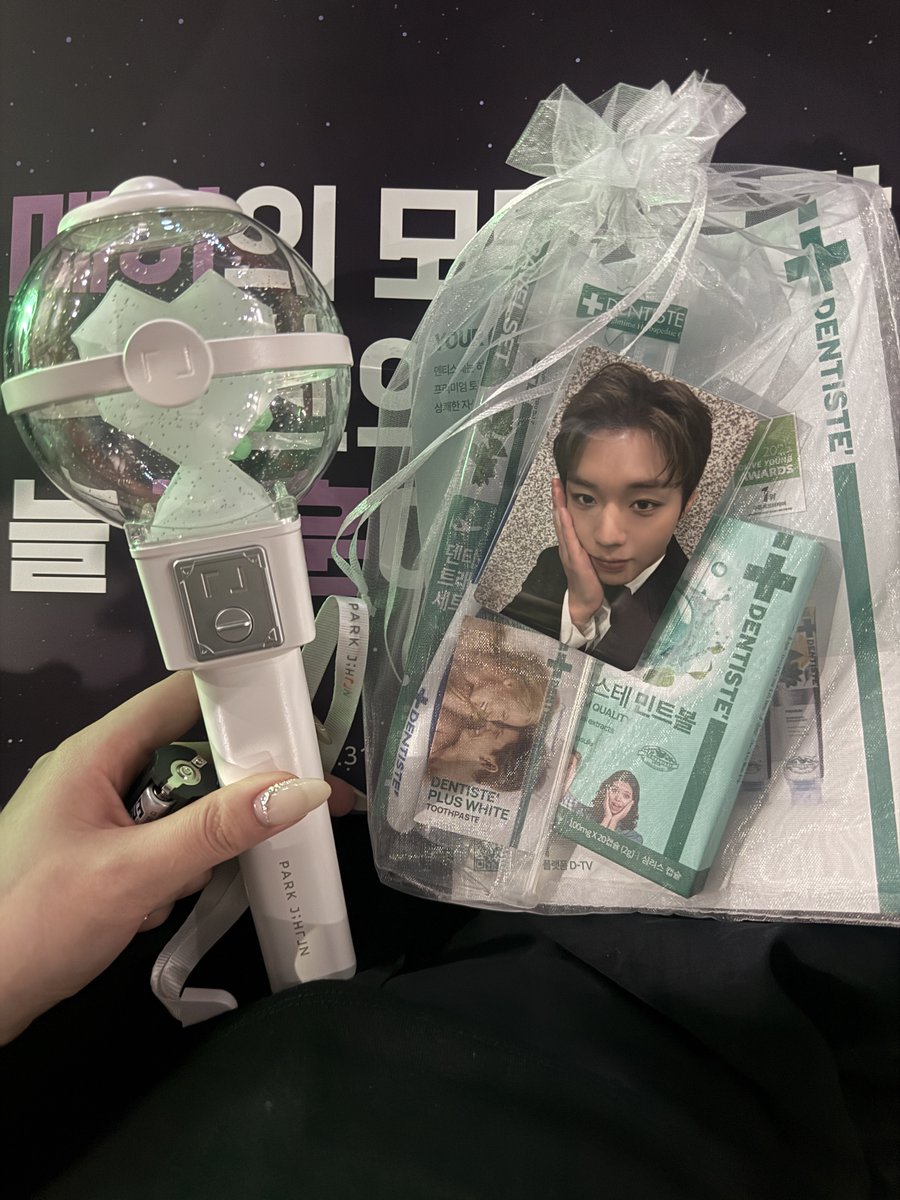 HoOoon_29's tweet photo. 꺄르륵💖 https://t.co/7n5YpazrtC