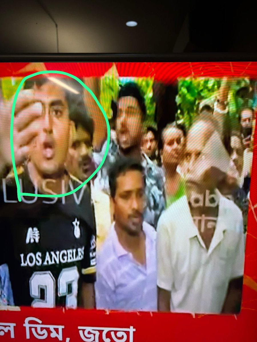AITCofficial's tweet photo. This is Akash Gayan.

He is a BJP worker. Shockingly, he was also seen among those involved in the attack on our National General Secretary, Shri @abhishekaitc.

The questions are obvious:

Who appears to have emboldened these attackers? @SuvenduWB.

Which political party do they openly support? @BJP4Bengal.

These developments raise serious concerns about whether today’s violence was a spontaneous act or part of a larger, premeditated attempt by BJP-backed goons operating within a culture of political patronage.

This is not public anger. This is an ATTEMPT TO MURDER DEMOCRACY.