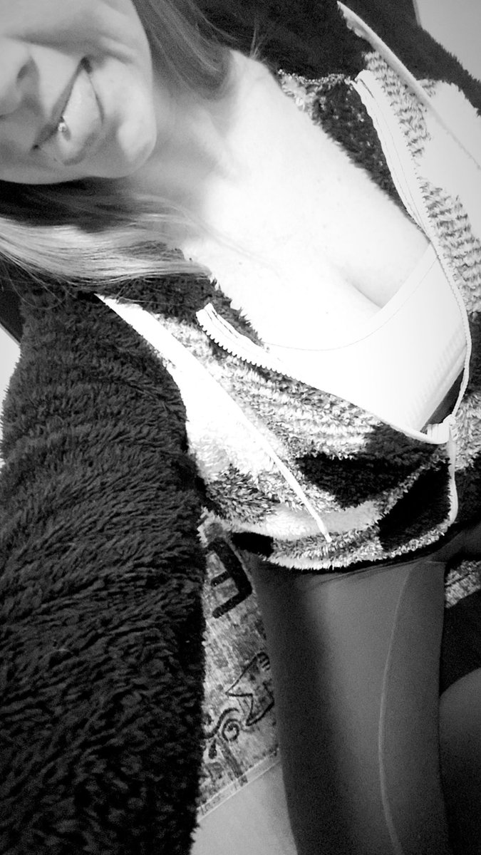 outofyourdreams's tweet photo. Respectfully YOU CAN‘T be me 
Disrespectfully I DON‘T wanna be you

#queen #lifeofaboss
#findom #findomqueen #Goddess #Herrin #Geldherrin #findomsub #finsub #sklave #zahlfetisch #humanatm #findomslave #Geldsklave #moneydrain #walletdrain #shoppingsklave #Luxus #luxury #luxusleben https://t.co/3qmovrFMDb