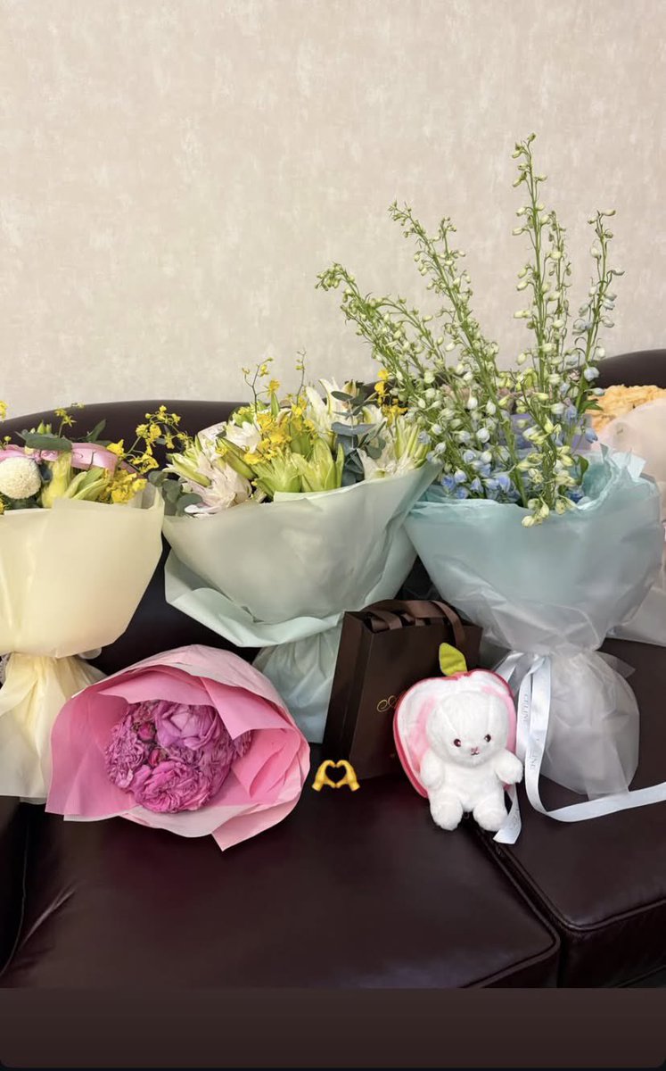 yoonsagang's tweet photo. Bouquets from Aktau and Almaty fans🇰🇿💐 https://t.co/ffIuQl3LGO