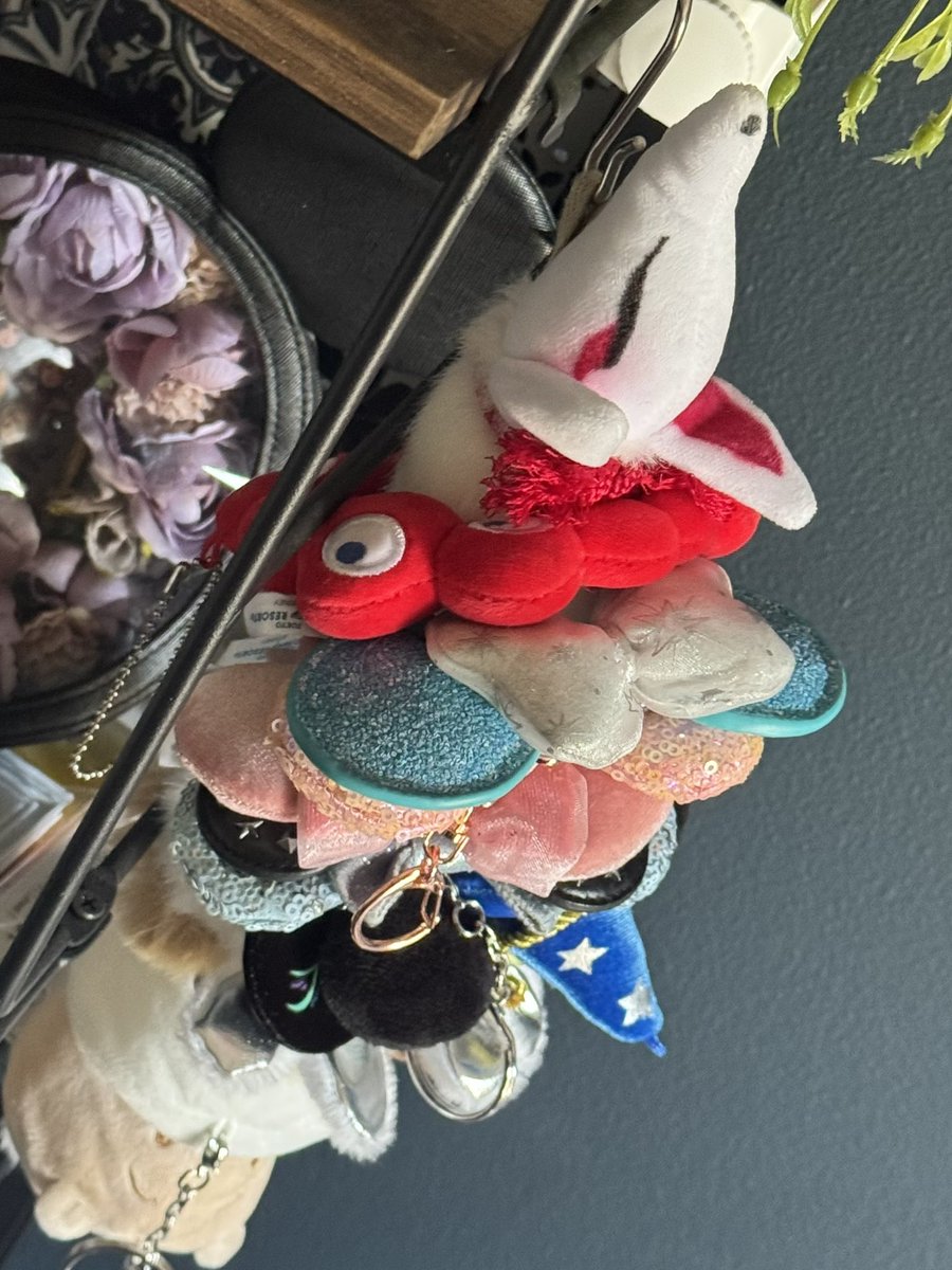 chick6939's tweet photo. 増えたミニカチューシャの収納に無駄狐がピッタリすぎて、もう無駄じゃ無くなった🦊 https://t.co/esIcT3ckBY