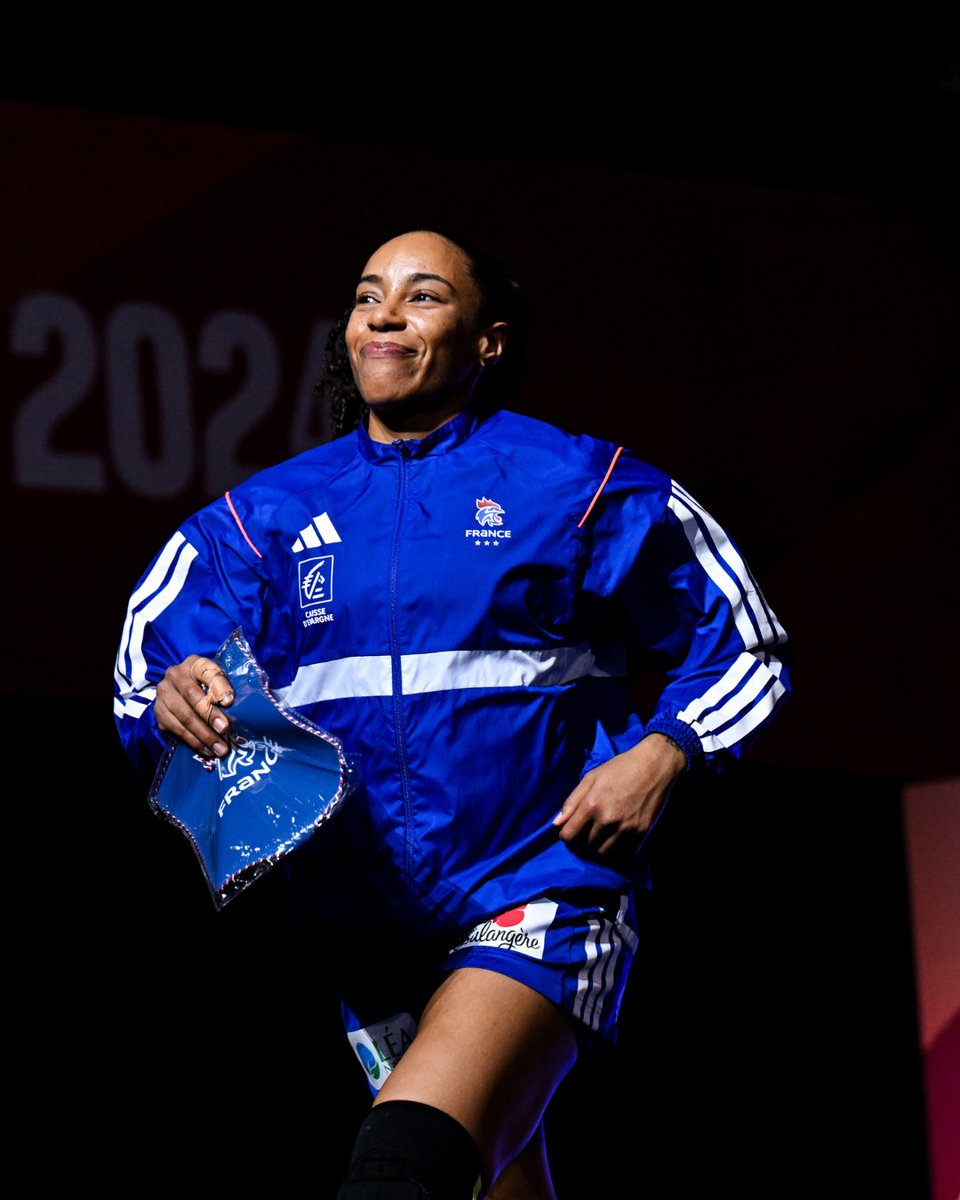 FRAHandball's tweet photo. Joyeuse fête des mères aux nouvelles mamans de l'équipe de France et à toutes celles qui assurent dans leur vie de maman et de sportive !  🐣👩‍🍼 https://t.co/c1X9fDkRyL