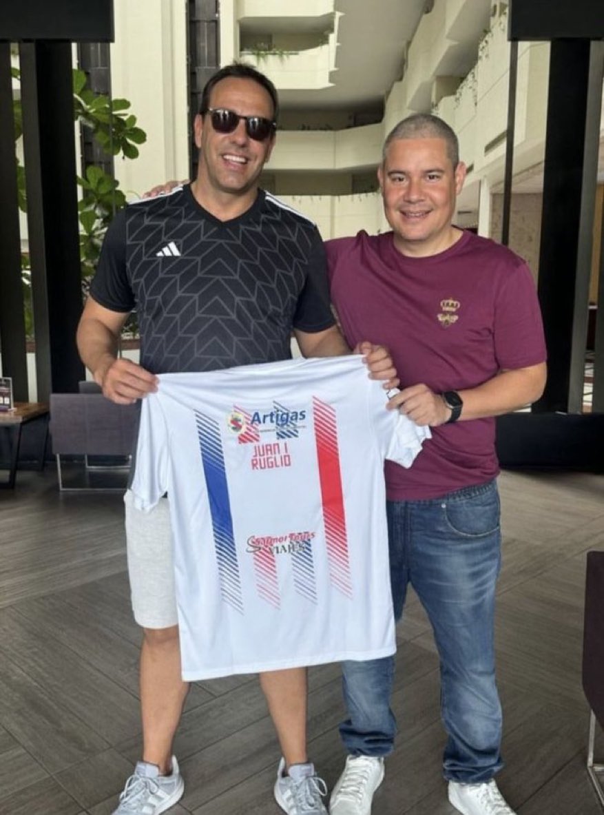 espaciosovd's tweet photo. 🎙️ Jesús Martínez, en @lanuevaespana, sobre la figura de Rafa Monge: 
“Es la persona que me apoya todos los días en cuestiones relacionadas con jugadores, contrataciones y situaciones del día a día. Es un buen negociador, tiene olfato y supone un gran apoyo”. https://t.co/JibxCeJklV
