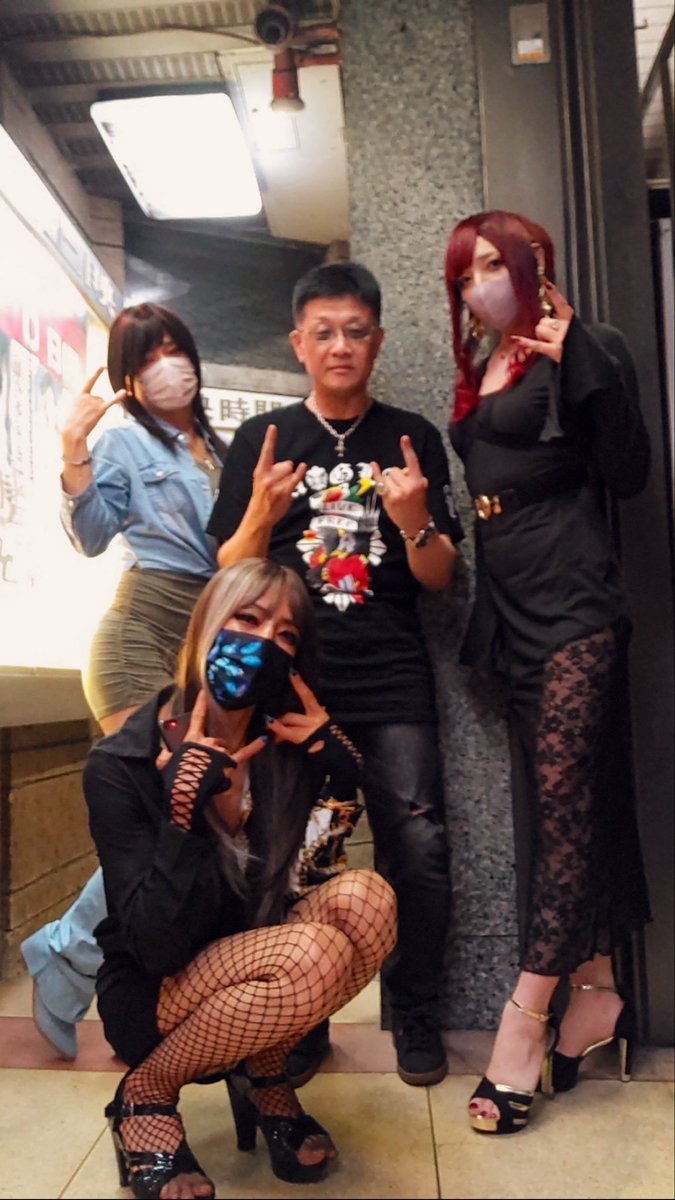 Rarachan_yoro's tweet photo. 昨夜はアニキ軍団と共に茨城へ遠征～其ノ壱粗～銀星劇場🎥

狂女連のパイセンも合流して下さりました( •̀ω•́ )✧ https://t.co/B2oqyOiCCK