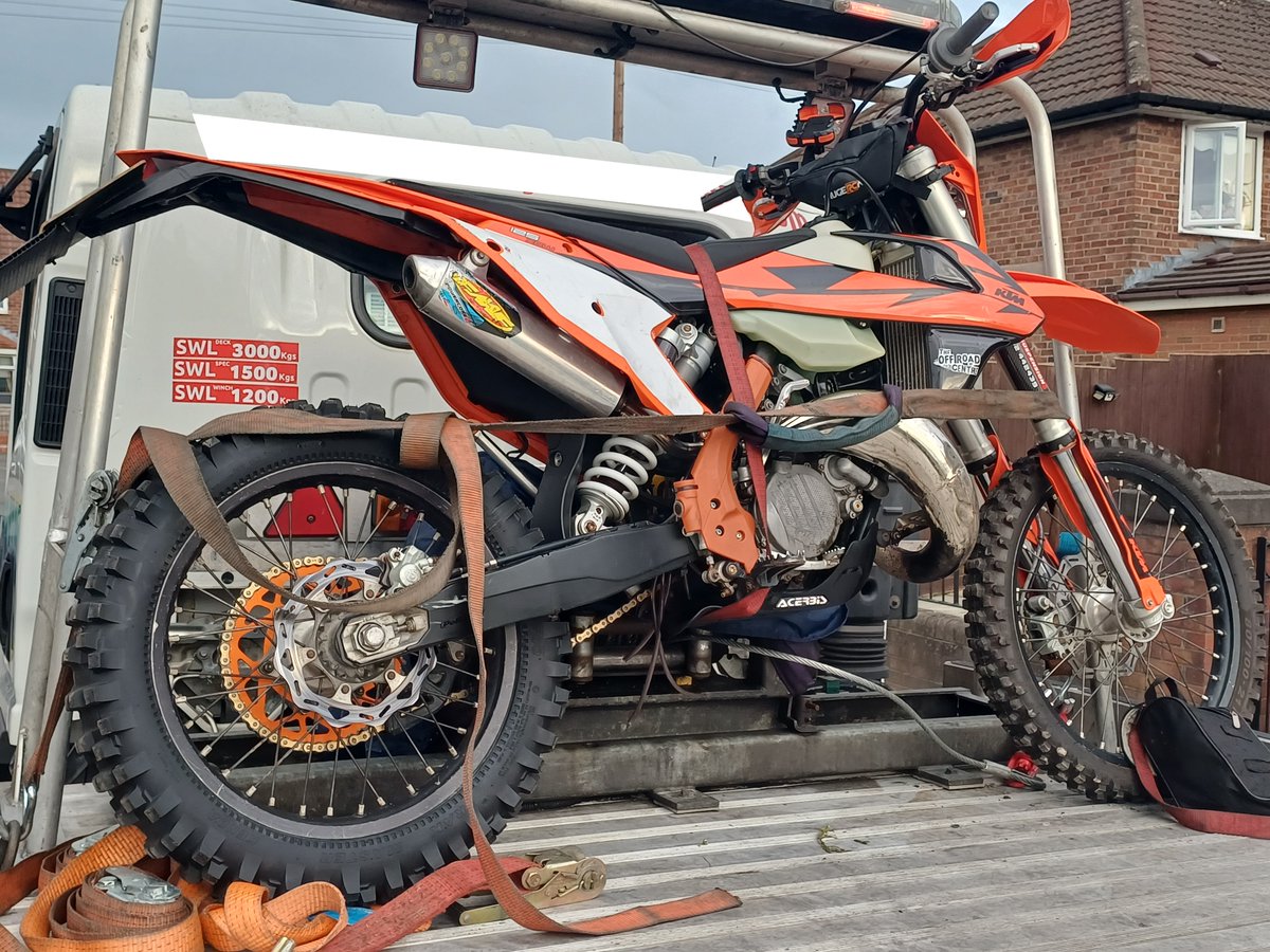 MerPolTraffic's tweet photo. This motorcycle was seen driving dangerously and then failed to stop for #RPU, it drove through some bollards and made off. The rider thought it was a good idea to go back home, so we went and #seized the bike. https://t.co/kuLjDS2VOb