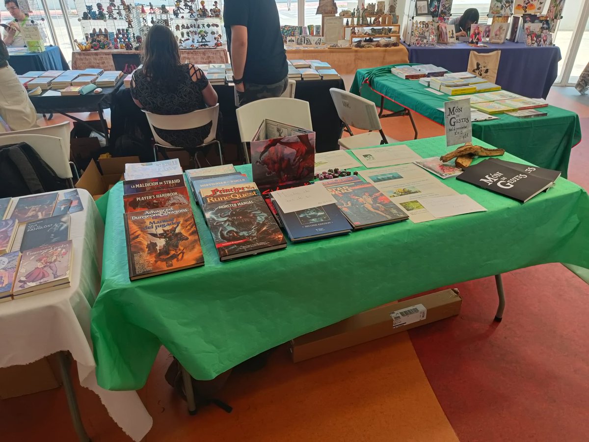 La_Crida's tweet photo. Aquest cap de setmana estem a la #catcon2026 fent partides de #rol i amb una taula d’història dels jocs de rol.
Ahir dissabte vam fer partides de #dragonbane amb Jordi Socies i #mondegestes amb Ivan Sentí.
Avui tenim #dnd i #talesfromtheloop https://t.co/vFa4yydEzy