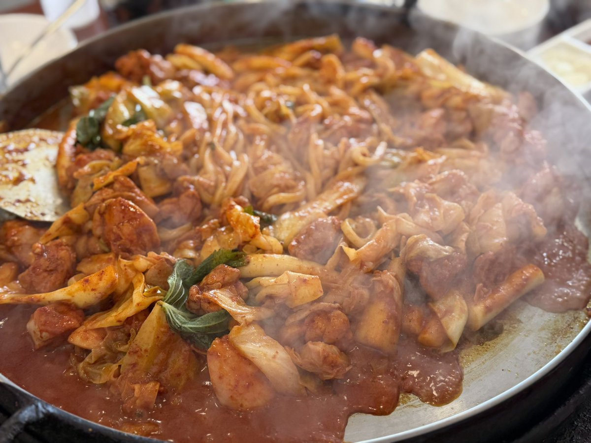 parkhj5116's tweet photo. 소양강 @haeding94 @bbananing @jjooya_holics @yj_holics https://t.co/j8uM8a8N7S