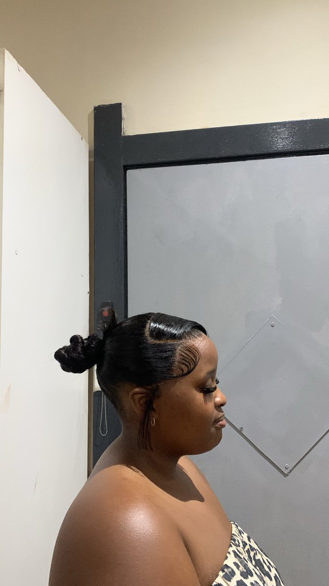 a_daaarling's tweet photo. POV : you’re tired of being a broke student https://t.co/IaYasia7Nj