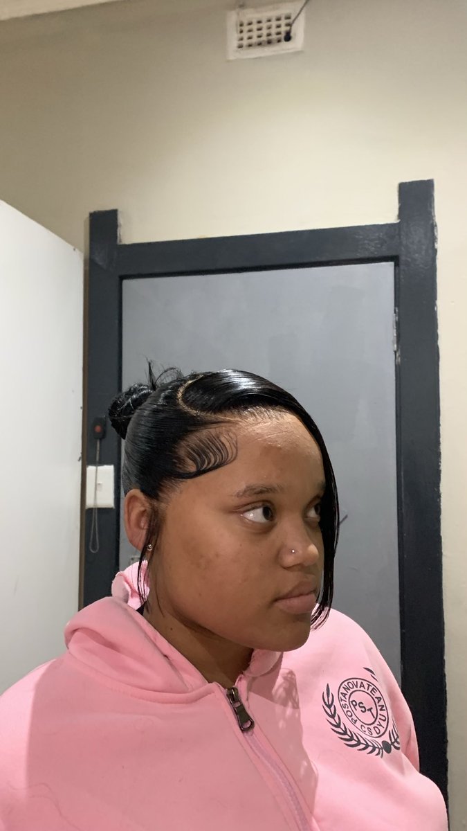 a_daaarling's tweet photo. POV : you’re tired of being a broke student https://t.co/IaYasia7Nj