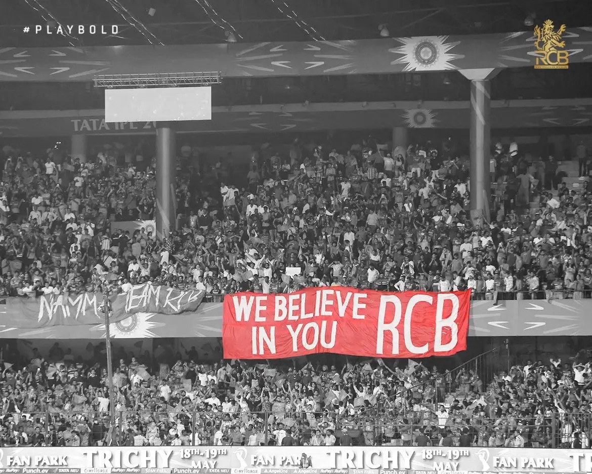 IAM000710's tweet photo. Whatever it takes we believe in @RCBTweets 
#RCB https://t.co/D6juiJDNyE