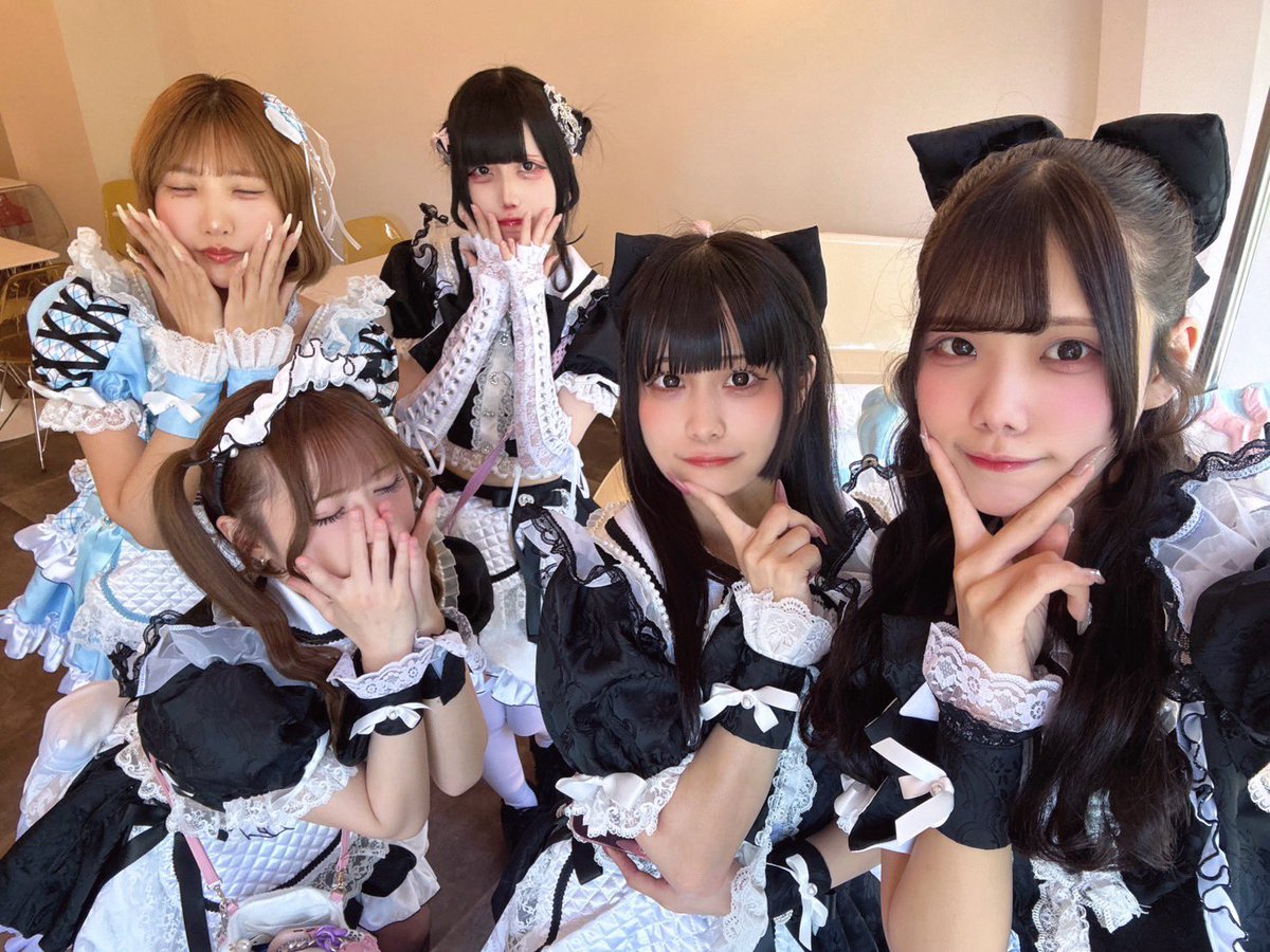 _fullyparade_'s tweet photo. FullyParade開園してます🏰🪄︎︎

本日のキャスト

よし子@flpr_445 
むぎ@flpr_mugi 
はなび@flpr_hanabi 
しゆき@flpr_shiyuki 
はな@flpr_hana 
はむ@flpr_hamu 
ねね@flpr_nene 

皆様のご来園お待ちしております🎠

#ふりぱれ #大須コンカフェ https://t.co/X580MbHXnw