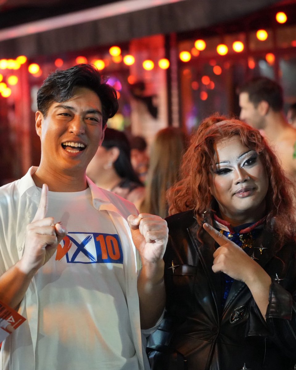 ChaiwatPublic's tweet photo. เมื่อคืนแวะไปสีลมซอย 4 มาครับ ได้พูดคุยกับหลายๆ คนและอยากมาแบ่งปันให้ฟัง
.
คนทำงานกลางคืนจำนวนมาก ในเมืองที่ได้ชื่อว่าเป็น LGBTQ+ Capital ยังไม่ได้รับการยอมรับในฐานะอาชีพ ไม่มีประกันสังคมรองรับ ไม่มีหลักประกันอะไรในชีวิตเลย ทั้งที่พวกเขาเป็นส่วนหนึ่งของเศรษฐกิจเมืองนี้มาตลอด ชุมชน LGBTQ+ ในกรุงเทพ คือวัฒนธรรม และคือพลังทางเศรษฐกิจที่ดึงคนจากทั่วโลกมายังกรุงเทพ
.
กรุงเทพฯ เคยได้รับรางวัล Gold ด้านความเท่าเทียมจาก UNDP เป็นเมืองแรกของเอเชีย แต่แค่นั้นมันยังไม่พอ ผมอยากให้กรุงเทพเป็นเมืองที่ง่ายและเป็นมิตรต่อทุกคน รวมถึงกลุ่ม LGBTQ+ ด้วย สิ่งที่ยังขาดคือความปลอดภัย โดยเฉพาะในเวลากลางคืน
.
นโยบายที่ผมและพรรคประชาชนอยากผลักดันเพื่อ night life ที่สนุกและปลอดภัยไปพร้อมกัน คือการใช้กล้อง CCTV ที่มีอยู่แล้วในเมือง มาเชื่อมกับระบบ AI แบบ real-time ถ้ากล้องตรวจพบเหตุน่าสงสัย ระบบจะแจ้งเตือนตำรวจพร้อมพิกัดทันที ก่อนที่เหตุร้ายจะเกิดขึ้น 
.
กรุงเทพที่แคร์คน ต้องเป็นเมืองที่ปลอดภัยสำหรับทุกคน รวมถึงกลุ่ม LGBTQ+ ด้วย
.
แล้วเย็นนี้พบกันที่ Bangkok Pride 2026 ครับ 
.
#เมืองแคร์คน #BangkokMadeEasy