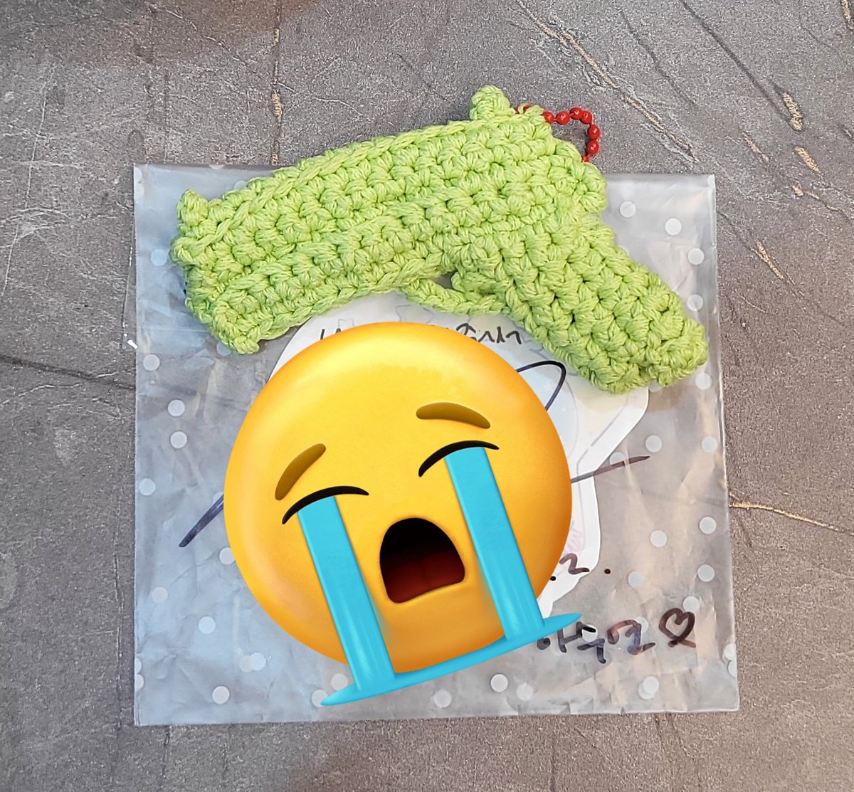 bxutterfxly__'s tweet photo. 본진이 선물해준 저한테 너무 소중한 뜨개총입니다....생각해보니 어제도 없었던 거 같습니다...평일도 기억이 안 납니다...그래도 혹시 몰라 올려봅니다. ㅠㅠ

서울고속버스터미널 -> 미아사거리 -> 혜화 -> 드아센 -> 신당동 쇼플릭스

어제 동선입니다....살려주세요
@LOSTnFOUND_YMD https://t.co/JdHDSCFmi9