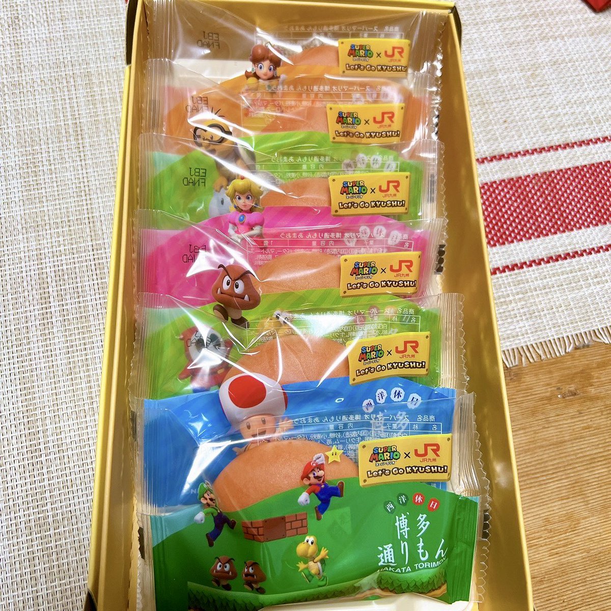 福岡のお土産に買った、「通りもん」とマリオのコラボが可愛いので見て 