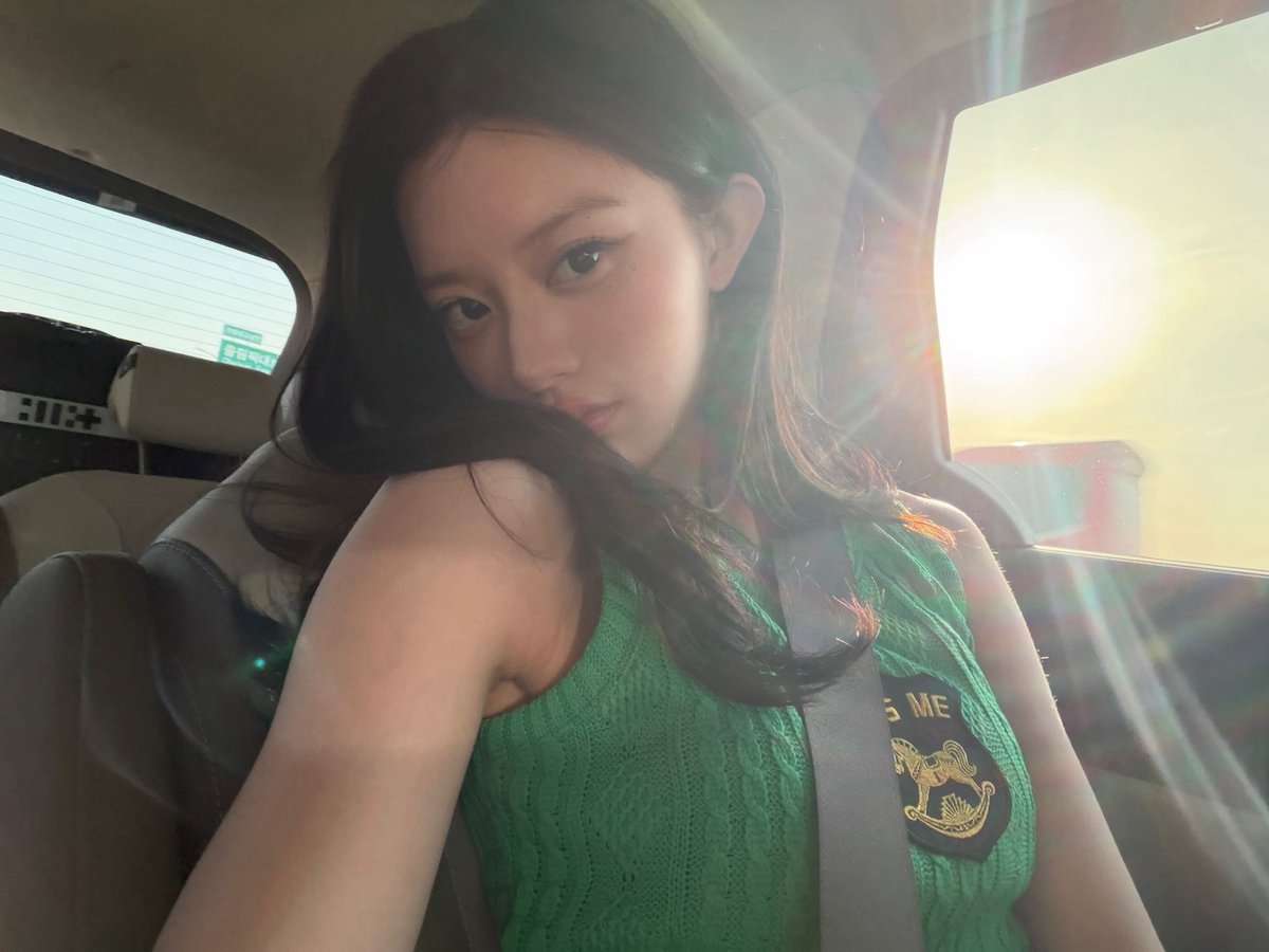 kitscs's tweet photo. 𝗯𝗲𝗳𝗼𝗿𝗲 𝘁𝗵𝗲 𝗶𝘁’𝘀 𝗺𝗲 𝘀𝘁𝗮𝗴𝗲 𝗲𝘃𝗲𝗻 𝘀𝘁𝗮𝗿𝘁𝗲𝗱 ㅤㅤ ೀ｡🧪 ྀ 𑂴₎ i was already out there acting like the main event! @ car lights glowing @ evening sky sparkling @ imaginary playlist blasting 📣 everything teamed up perfectly! ꒰ ^. .^ ꒱ https://t.co/rKe92NX0cU