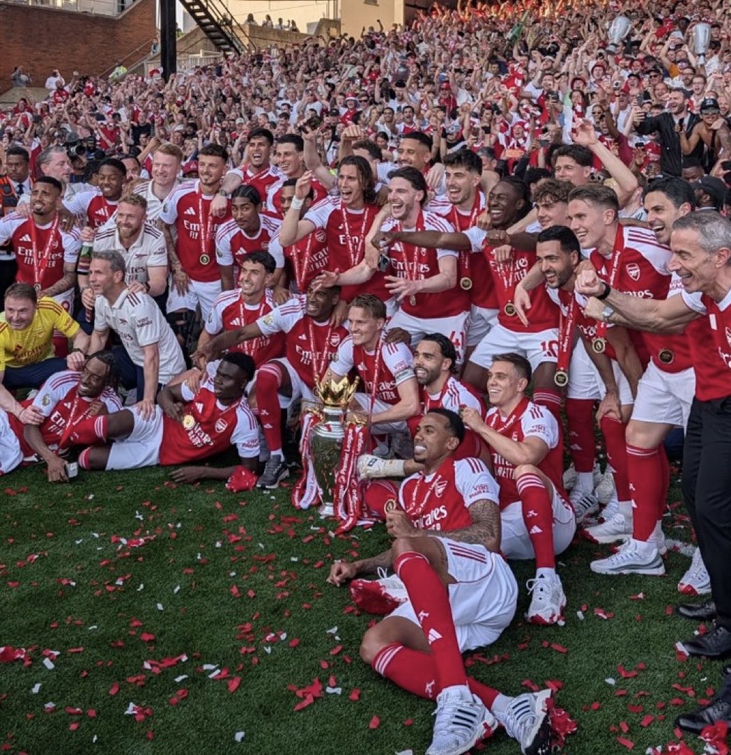 Kheny_B's tweet photo. Dear Mikel Arteta, @m8arteta
Thanks for changing the fortune of this great club, Arsenal. You have brought us from a mediocre club, a banter club to a family feared and respected by rival clubs and fans. 

We've seen you improve on results every season so we believe that we are not only getting to the #UCLFinal next season but we are winning it. 

To the boys, Gabriel, Eze, Saka, Odegaard, Rice Saliba and the rest,  use this as defeat vs PSG as a motivation going into next season. We the fans believe in you and we are already trusting the process. 
#COYG we are the champions of England.