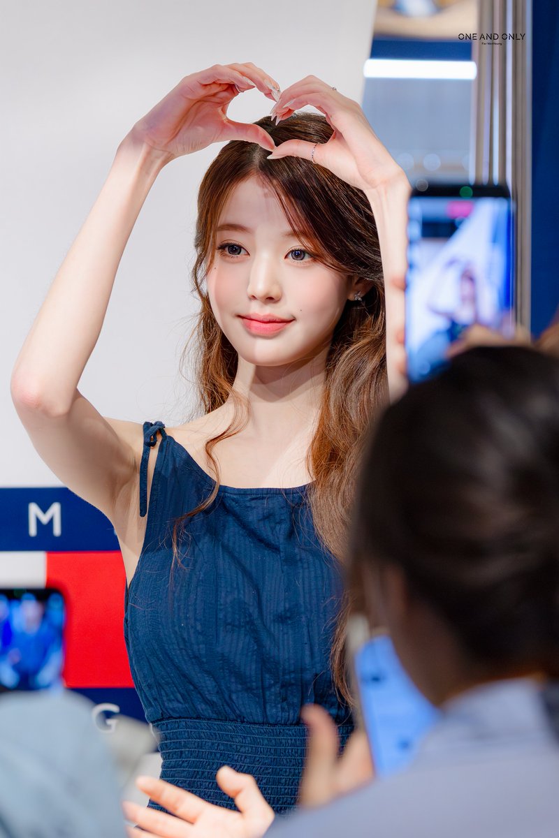 OneandOnly_IVE's tweet photo. 260529 원영
❤️
#아이브 #IVE #장원영 #원영
#JangWonyoung #WONYOUNG https://t.co/xoSV9L5qoe