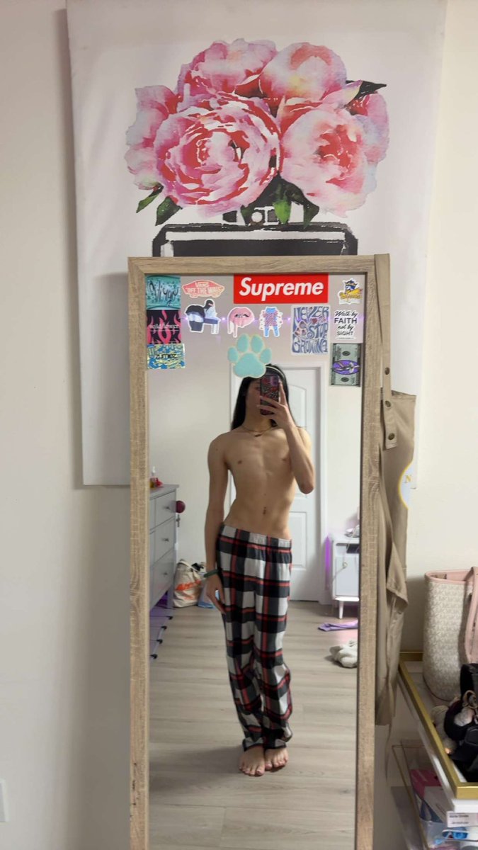 bodyodyy69's tweet photo. whos cracking next?😏😏 https://t.co/u5JS9U92Is