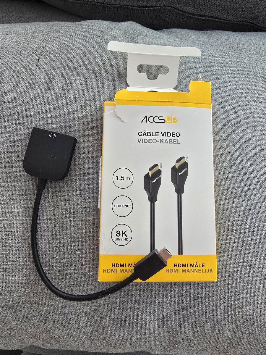 KevinGysen's tweet photo. @VandenBorre ik wou net mijn Google TV Streamer rustig beginnen installeren, maar de HDMI kabel die ik erbij heb gekocht blijkt een totaal andere kabel te bevatten 🙈 Fijne zondag verder, ik zal dan wel passeren morgen. Tot zover de efficiëntievoordelen van Click &amp; Collect. https://t.co/0xqwZy2Nky
