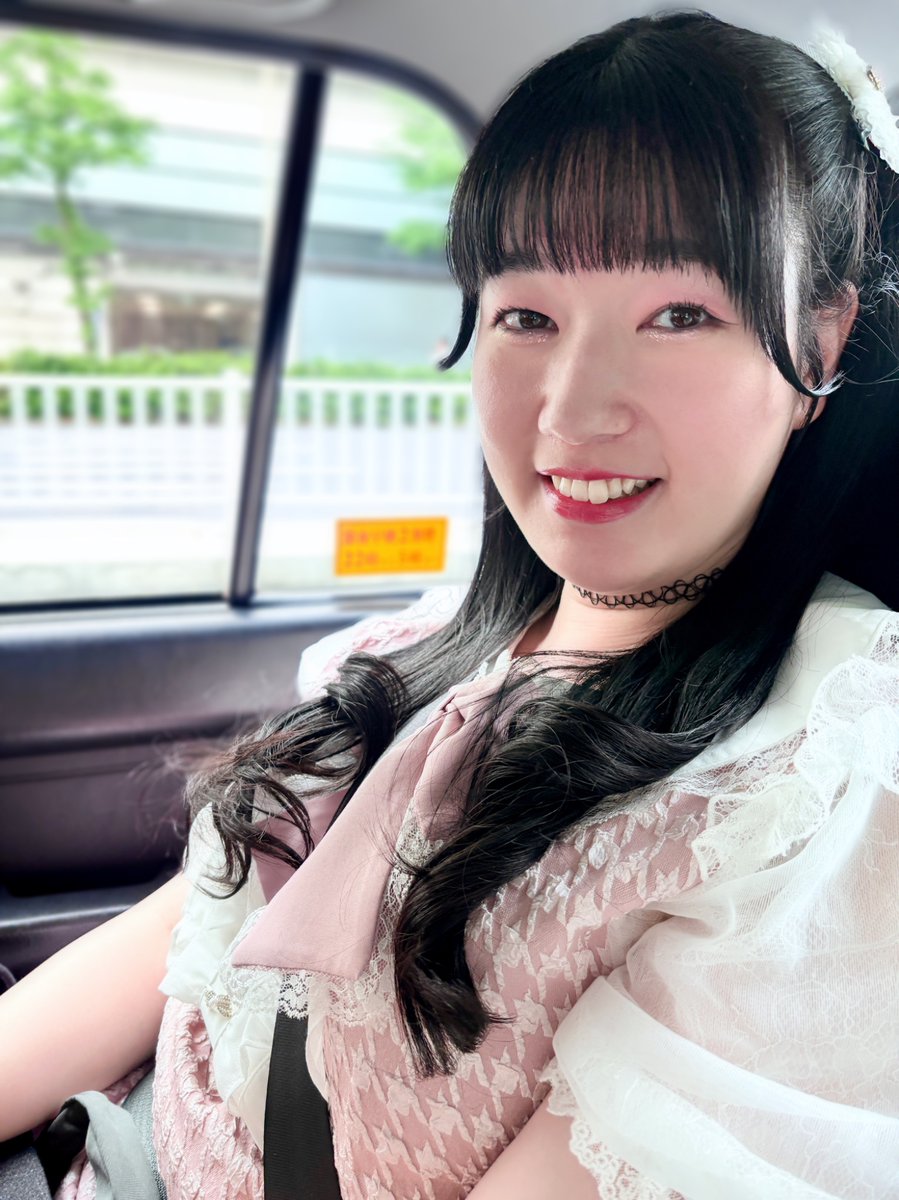 nishiharasatsuk's tweet photo. トランスジェンダーとして生きはじめた頃、居場所も未来も全て失くしたような夜があった。
だから今ある穏やかな幸せが、時々こわい。
目が覚めて全部夢だったらどうしようって不安になる。でも、あの頃の私が願っていた景色を今の私が歩いている。

この幸せを、少しずつ信じていきたい。 https://t.co/jIvkuUiYRn