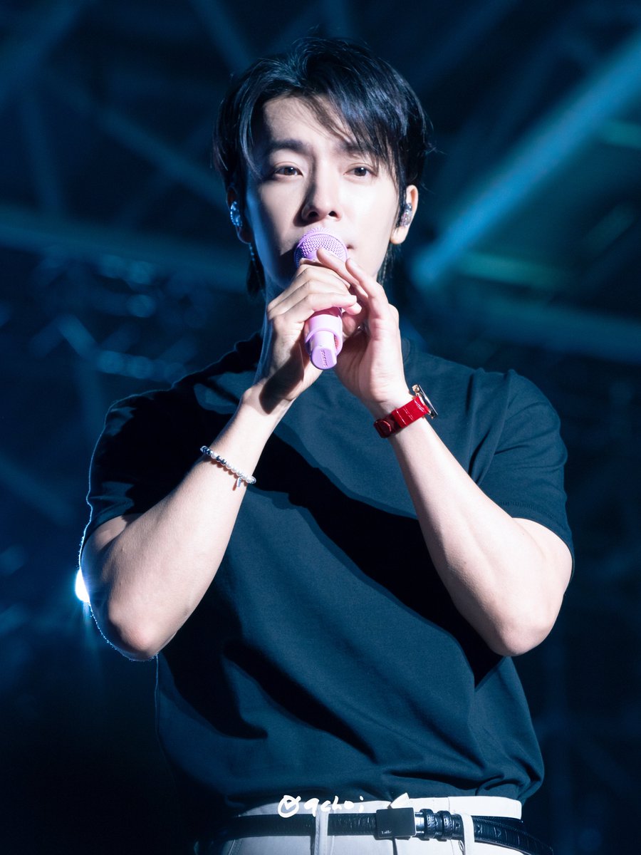 9choi_elf's tweet photo. 𝟚𝟘𝟚𝟞𝟘𝟝𝟛𝟙 𝔻𝕆ℕ𝔾ℍ𝔸𝔼 <𝔸𝕃𝕀𝕍𝔼> 𝕚𝕟 𝕋𝕒𝕚𝕡𝕖𝕚

오늘은 남친처럼 멋진 떠해(⁎⁍̴̛ᴗ⁍̴̛⁎)

#SUPERJUNIOR #슈퍼주니어 
#SUPERJUNIORDNE 
#DONGHAE #동해 #이동해 #東海
@donghae861015 ♡ https://t.co/IxX2A3S1ON