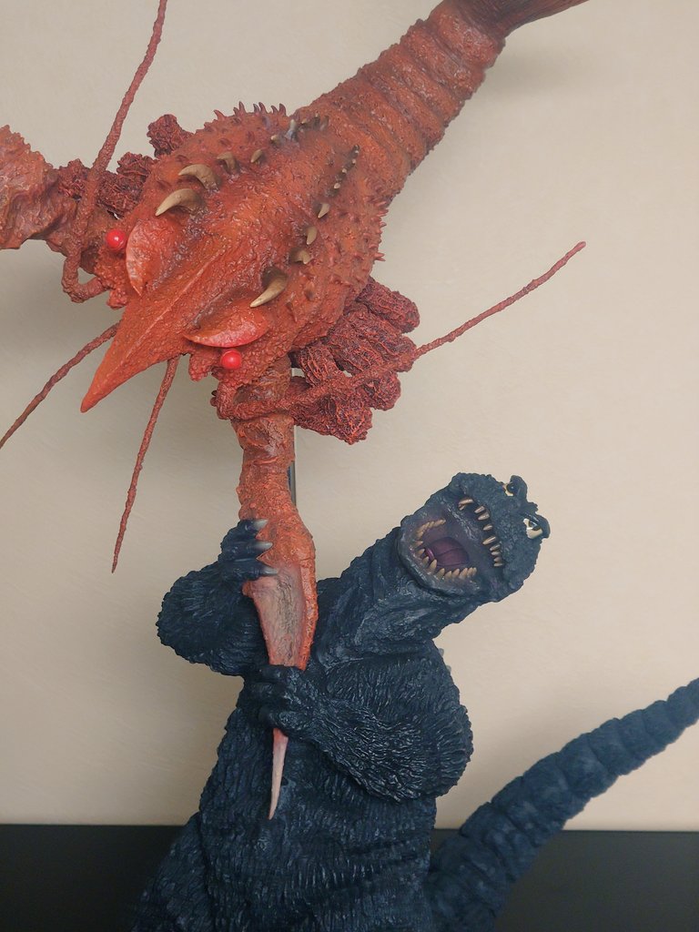 BOKU6ROCK's tweet photo. 南海の大決闘 大海原の凱歌 ゴジラ対エビラ セット

当時買うか迷ってスルーしてしまったので再販有難い！ https://t.co/9Wm9shsbJL