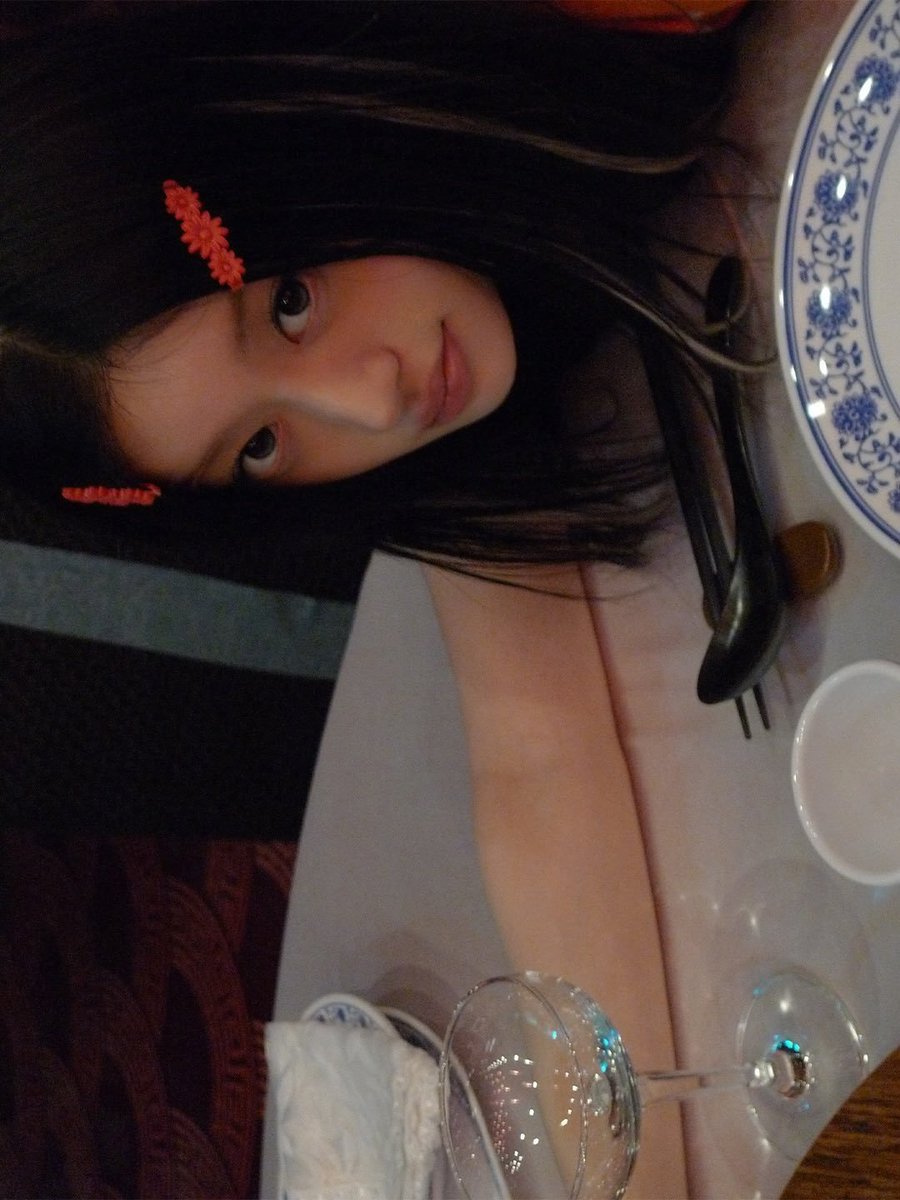 kitscs's tweet photo. 🍸🥢 𝖽͟𝗂͟𝗇͟𝗇͟𝖾͟𝗋͟ ͟𝗍͟𝗈͟𝗇͟𝗂͟𝗀͟𝗁͟𝗍 ⑅   ₊   𐙚  𓂃  came with beautiful dishes everywhere, but let’s be honest about one important detail. the most interesting and eye-catching thing on the table was obviously me. 𐔌՞ ܸ.ˬ.ܸ՞𐦯 https://t.co/JwHcenPh30