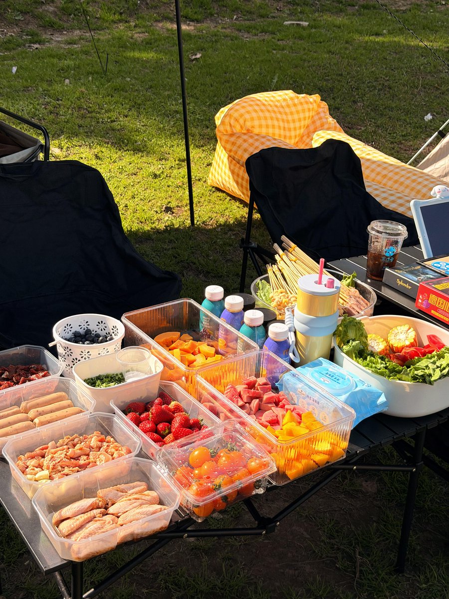 0_qph's tweet photo. Nothing beats the sound and smell of a sizzling barbecue in the spring breeze. Pure bliss. https://t.co/4SR7NjKgqp