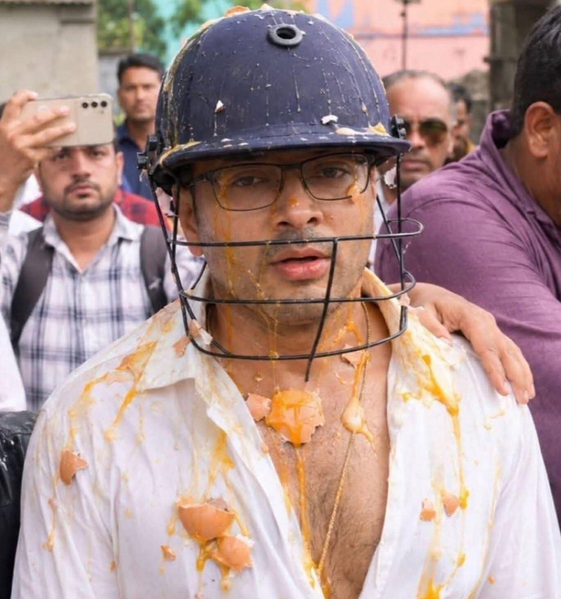 cyber_alph's tweet photo. Bread Omlette 😭

#abhishekbanerjeeinsonarpur 
#westbengalelectionresult2026 
#India https://t.co/ov4NcXMCqL