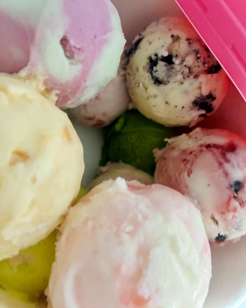 ihari_vtuber's tweet photo. 31予約してたのですぐ受け取れた〜
美味しい🍨🤤 https://t.co/erWhUYPRay