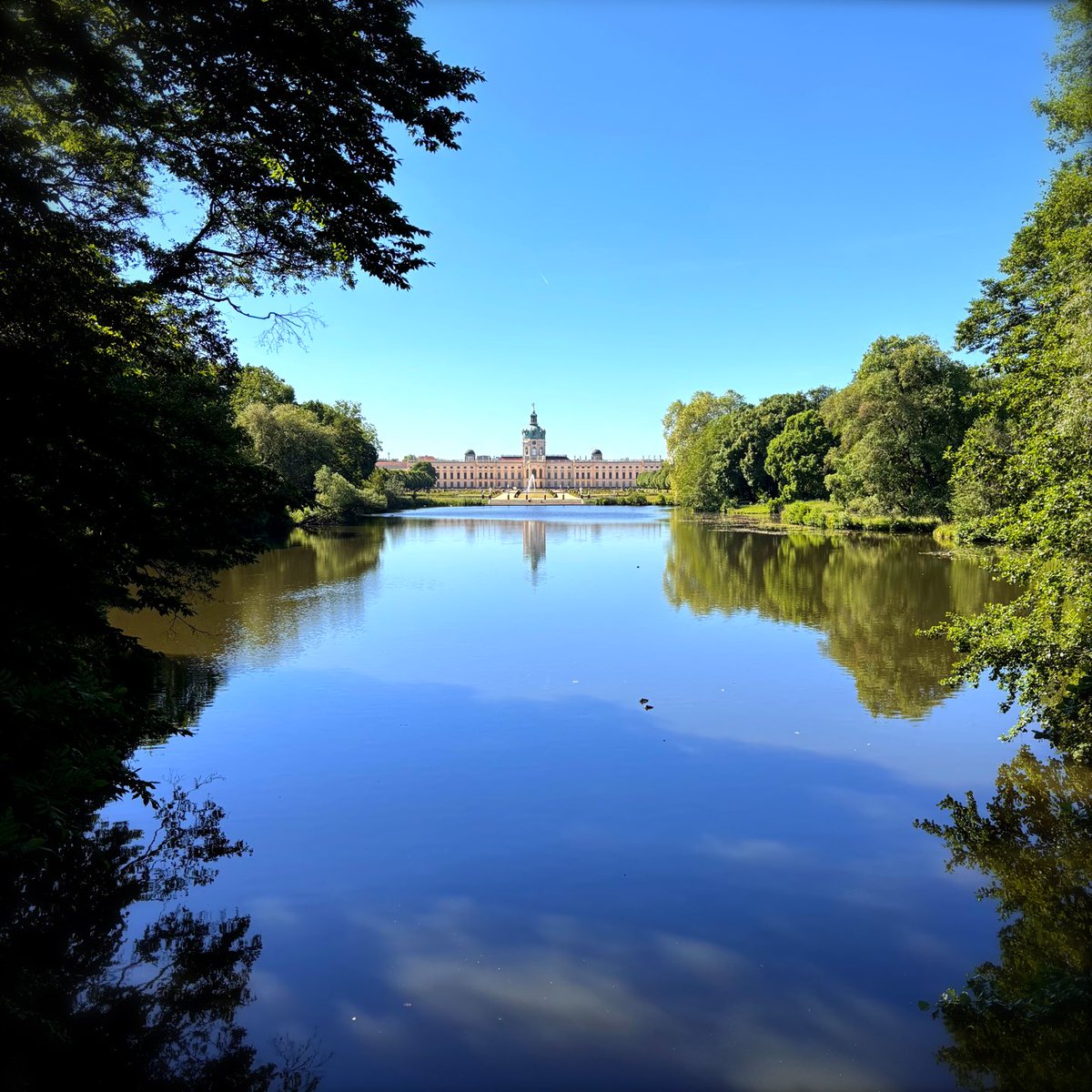 engelhardt_jorg's tweet photo. #berlincharlottenburg https://t.co/Ptpeptq6YY