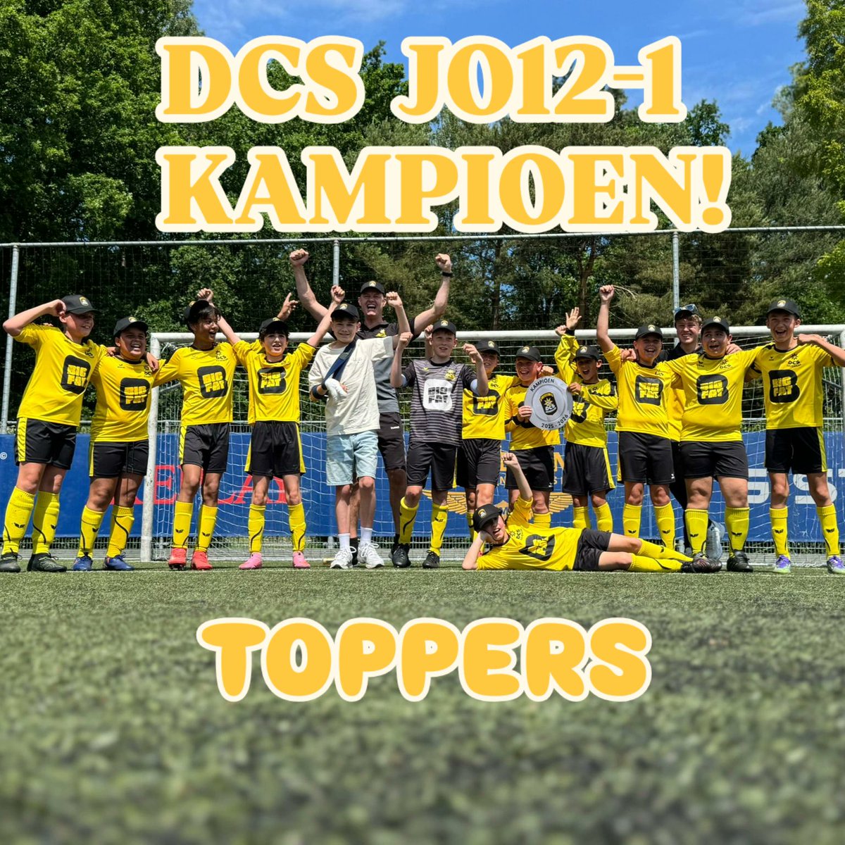 svDCS's tweet photo. DCS JO12-1 KAMPIOEN!
Na een zware kampioenswedstrijd tegen directe concurent DVOV in Velp hebben deze kampioenen echt karakter getoond en verdiend met 3-2 gewonnen. Een fantastisch slot van het seizoen. Felicitaties aan alle spelers en begeleiders Jeroen en Kevin. Topprestatie! https://t.co/uTEsUStNrf