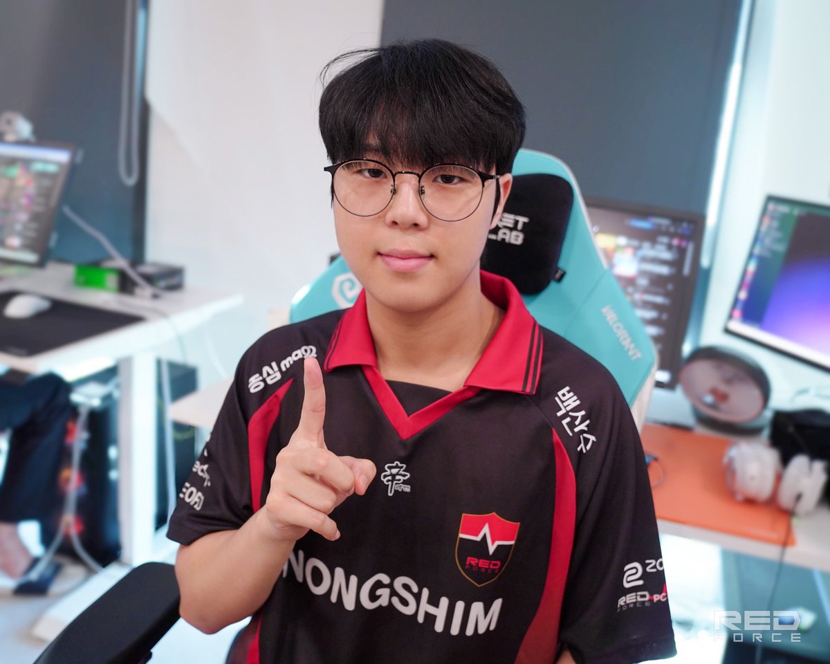 nsr_valorant's tweet photo. [📸PHOTO] #VALORANT

📍 Today's match vs GEN
📍 Road to EWC 2026: Pacific Qualifier
📆 5. 31.(일) 17:00(KST)

📺 중계 바로가기
: 치지직 'EWC 공식 채널B' 채널
: Search for '2026 Road to EWC' on CHZZK
https://t.co/SdsE5gRGgo

#NONGSHIM #NSRedForce #NSWIN #농심레드포스 #VALORANT #VCT #Dambi #Francis #Ivy #Rb #Xross
