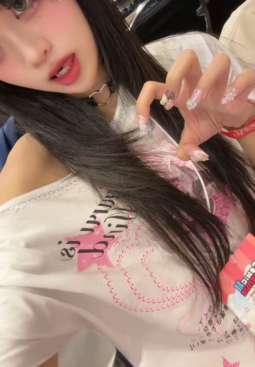 twxlfthjunekid's tweet photo. เสื้อยังเหลือนะคับ ! เค้าไม่มีที่แขวน 😭 แต่มาถามได้เยย ๆๆๆ !!! 🥺🥺🩷🩷 https://t.co/wNqGAHsE78