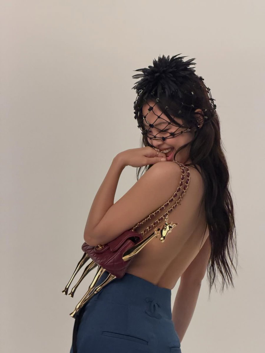 jenniepiccss's tweet photo. https://t.co/z2TTrvL1Ld