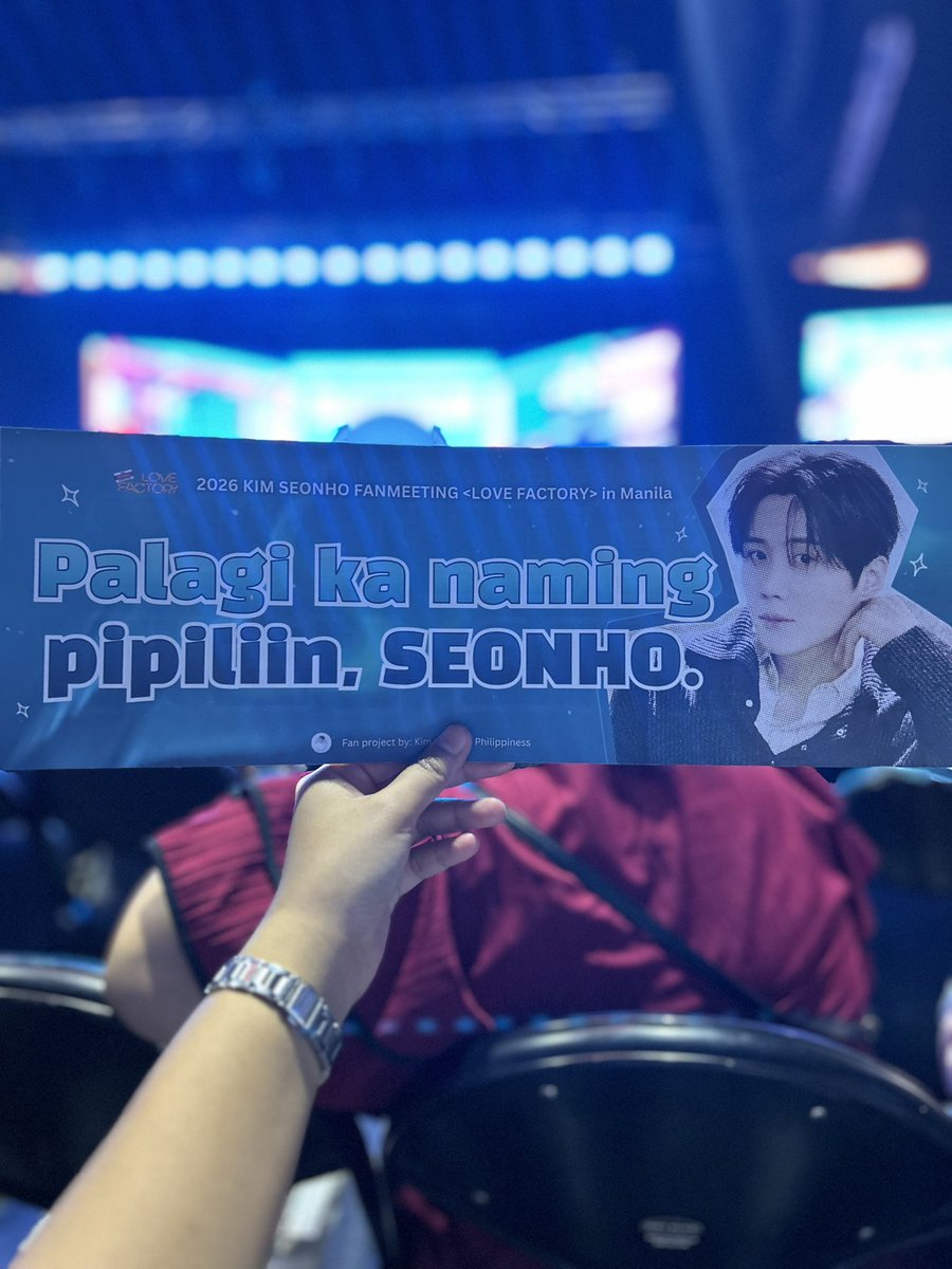 grace_ksh's tweet photo. after two years see you again @KIMSEONHO_offcl 🩵😭🥹

#김선호 #KIMSEONHO
#LOVE_FACTORY 
#LOVE_FACTORY_in_Manila #KimSeonHoInManila https://t.co/Lc8XY6jivV
