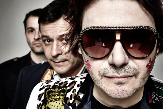 jmab76's tweet photo. Disponible el programa dedicat al disc "Everything Must Go", dels @Manics. Trenta anys després, continua sonant igual d'emocionant i intens. Escolteu-lo sense #PànicRT a l'LP! I compartiu-lo si us agrada la bona música. https://t.co/KZNRR4ol11 @RadioTaradell https://t.co/481Zzfo6Op