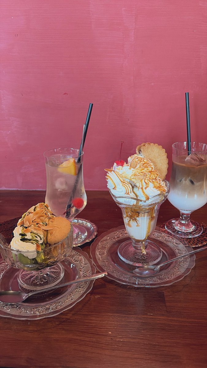 yoi_gnu's tweet photo. 昨日大役を終えた次女にご褒美スイーツ🍨私も便乗な🥰いい1日だった。明日からも仕事がんばろー！ https://t.co/1lK3IMN6TO