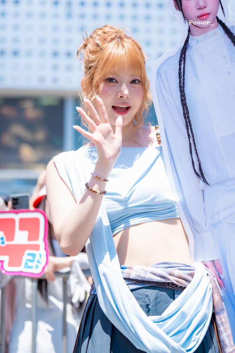 Power_IU's tweet photo. 260530
르세라핌 음악중심 미니팬미팅
홍은채 
#르세라핌 #LE_SSERAFIM #홍은채 #EUNCHAE https://t.co/h0464FSdv7