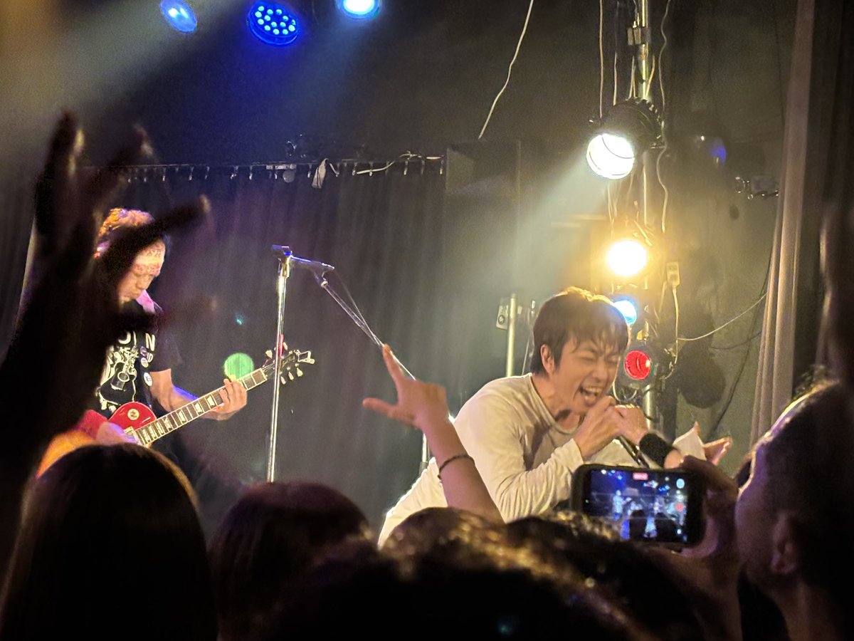 hato66's tweet photo. トリは葛西人👦
さすがの貫禄。
めっちゃ盛り上がってた。
音圧が上がってていい感じでしたー
お疲れ様でした♪ https://t.co/FiIZAfqvn6