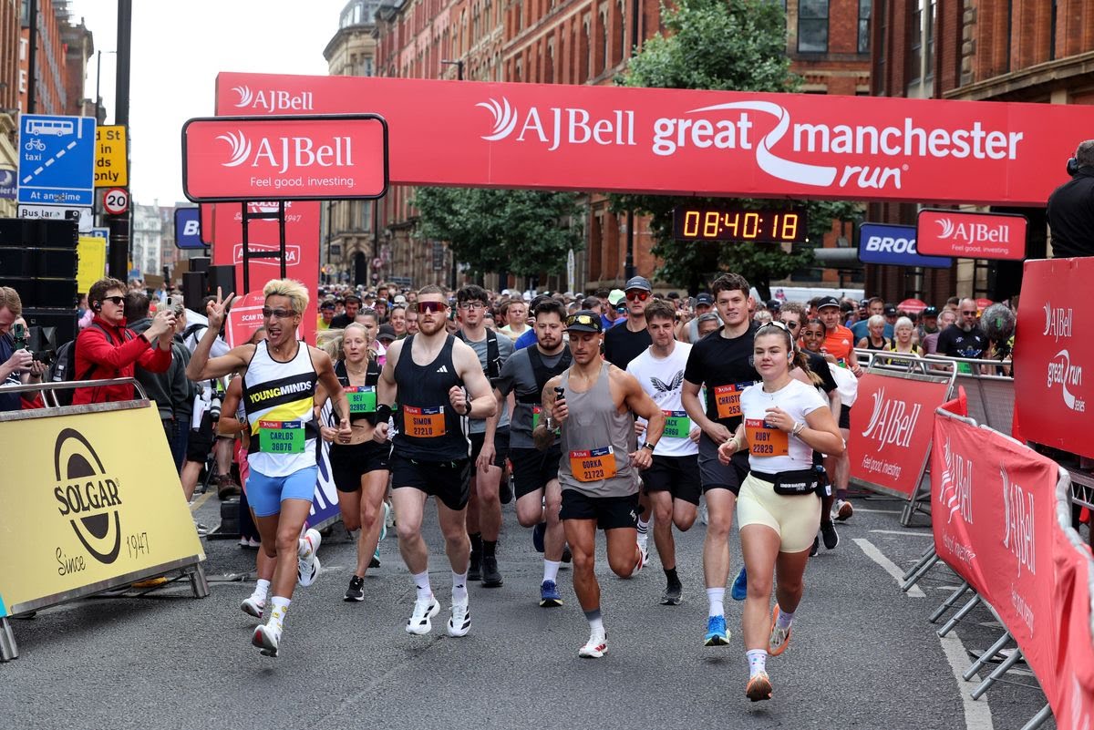BuryHospice's tweet photo. Good luck to everyone who is taking part in the AJ Bell Great Manchester Run today, especially those helping to raise much needed funds for Bury Hospice.
It is going to be a fantastic event for the runners and everyone cheering them on 💜
#ajbell #GreatManchesterRun https://t.co/C9Yh2jfufF