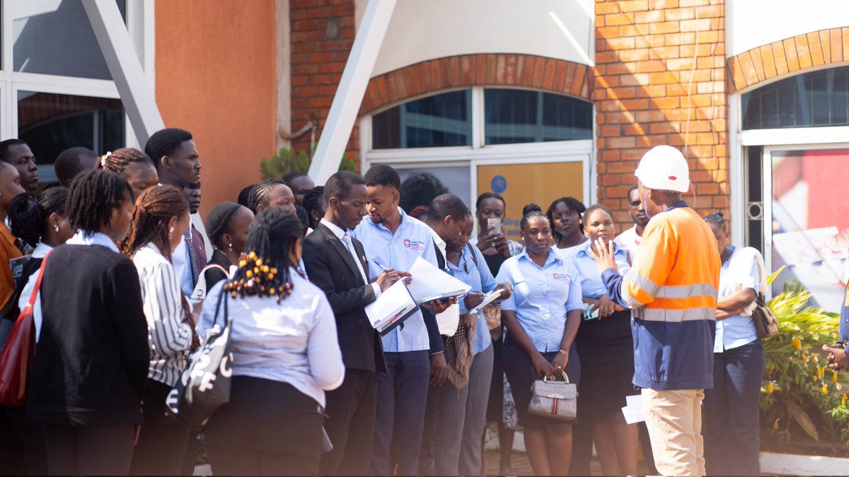AtwineRuhanga's tweet photo. The @honourscollege1  had the privilege of engaging in insightful discussions with the CEO and Board of @UgandaBaati, followed by a comprehensive educational tour of the facility. From strategic leadership perspectives to hands-on operations. https://t.co/VwYLZJQTrH