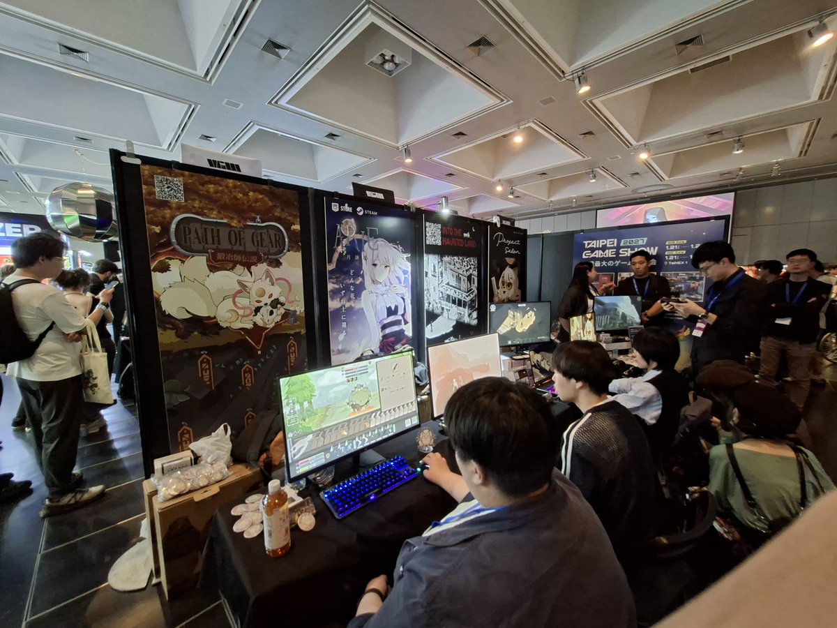 devChiaBurn's tweet photo. One takeaway from my first #BitSummit: great art gets attention, but great gameplay gets players to stop and play.
Definitely recommend experiencing BitSummit at least once!
#GameDev #IndieGame https://t.co/yd9d6Ehp1z