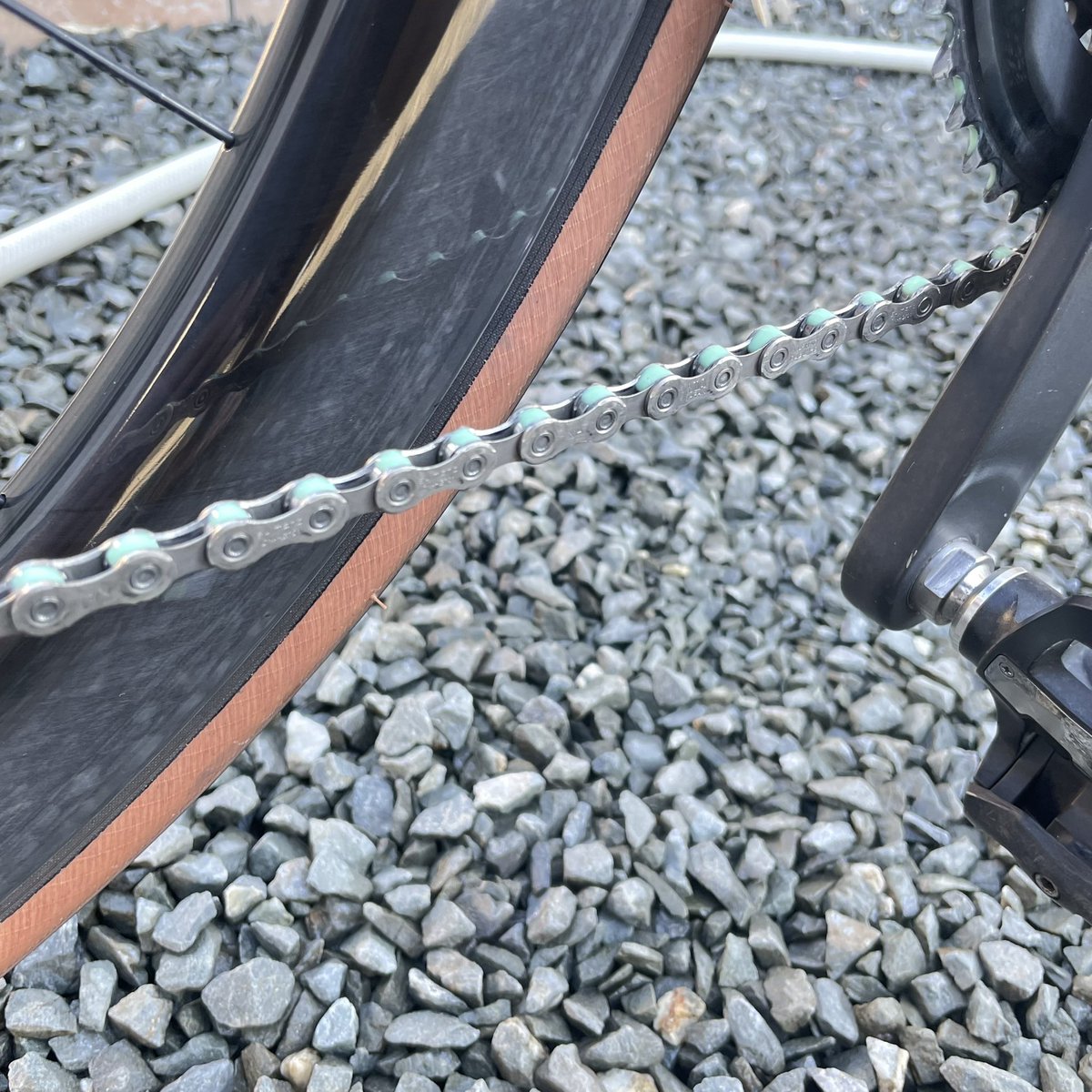 _akiRYAN_'s tweet photo. 今日は木津までの往復とチャリサイ行って洗車しましてん。
チェパークのチェーンワックスは音も静かで汚れも付きにくいしお気に入り。

#yoeleo
#ヨーレオ
#chepark 
#チャリサイ https://t.co/70MD8AD7yf