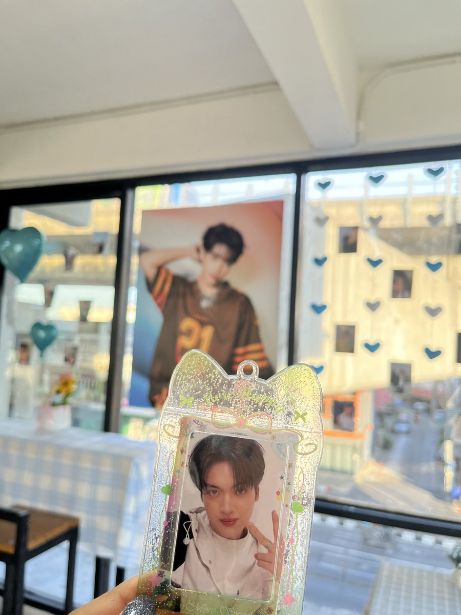 ashiningstar05's tweet photo. คือแสงสวยมากจริงๆ 🥺✨
#AshiDay21stWithLove https://t.co/sbHpxngt5h